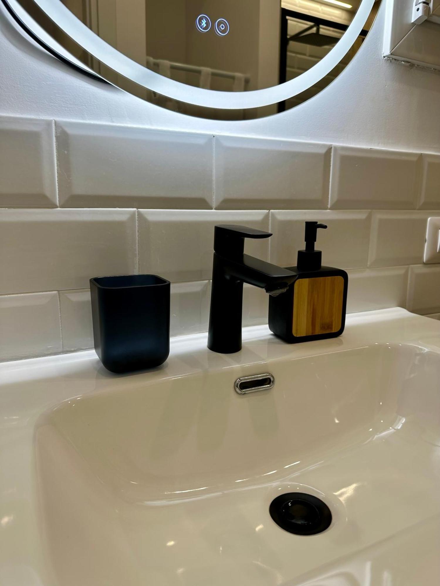 Appartamento Lr Deluxe - Porta Venezia - Bilocale Con Giardino Privato